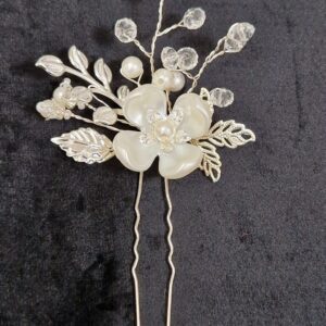 3. Silverfärgat Hårsmycke, vir blomma med glaspärlor